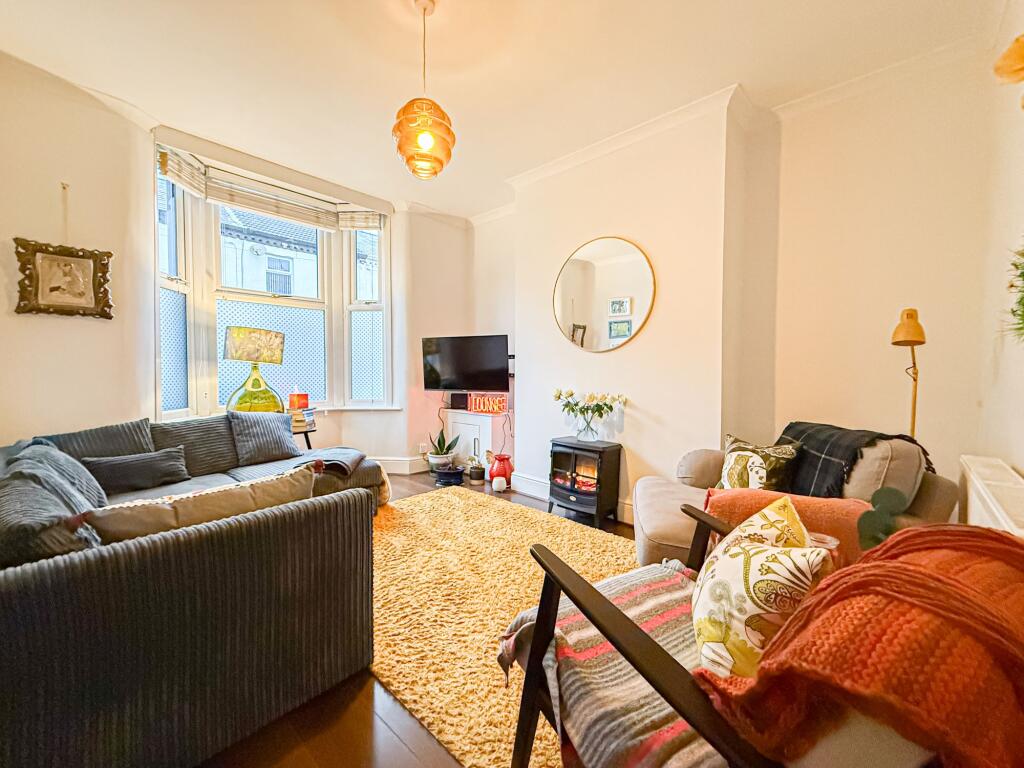 Wainwright Grove, Liverpool, L19 - View 3