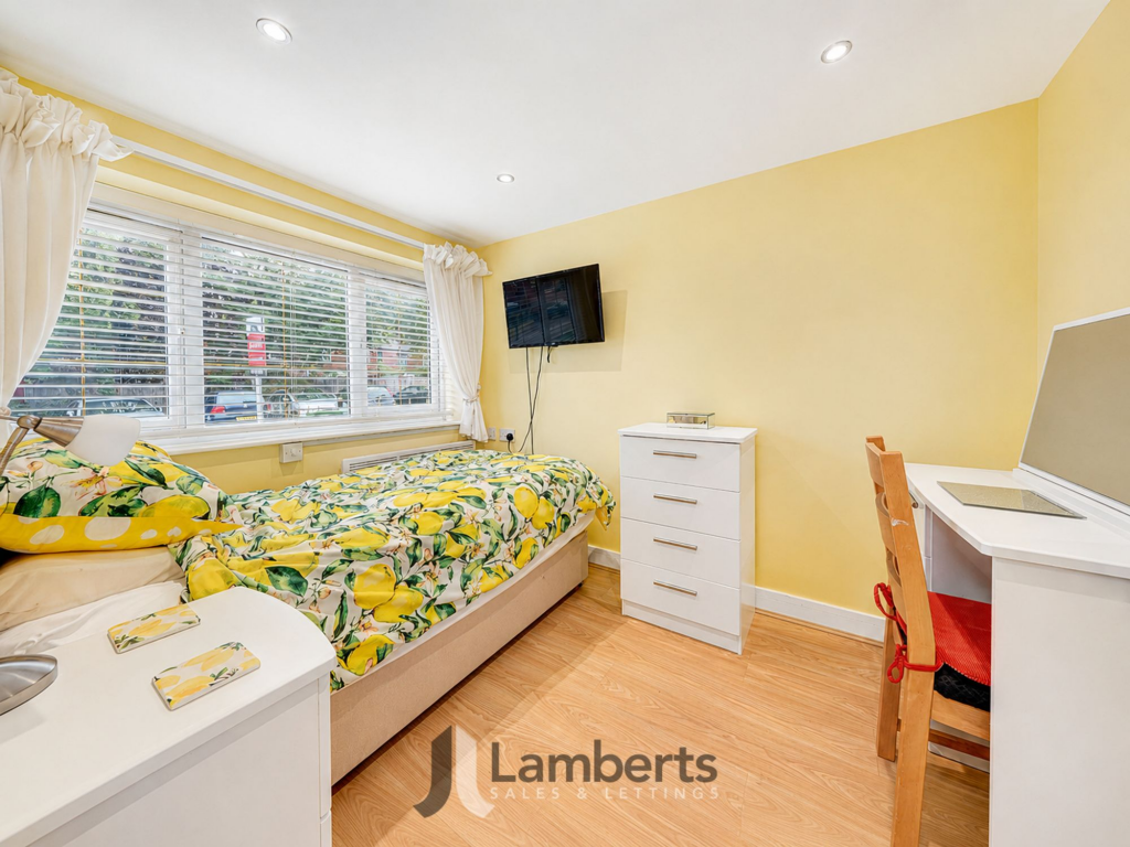House in Redditch, Winyates Green - View 4