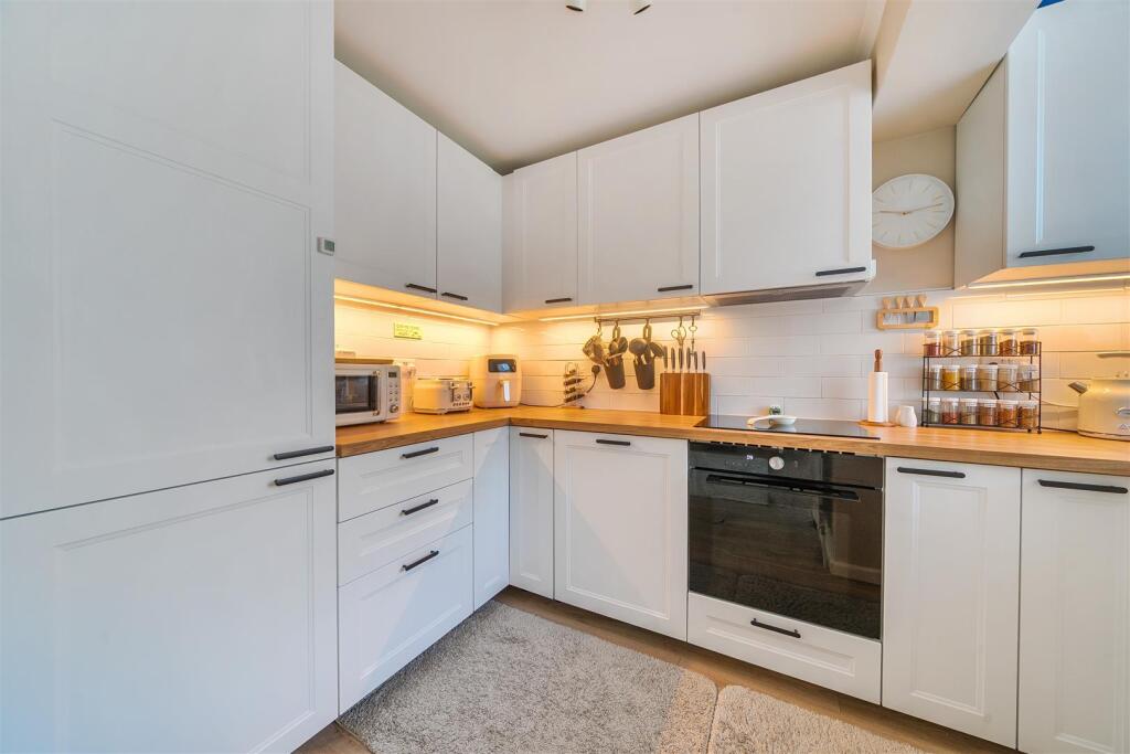 House in Fareham, Hampshire - View 2
