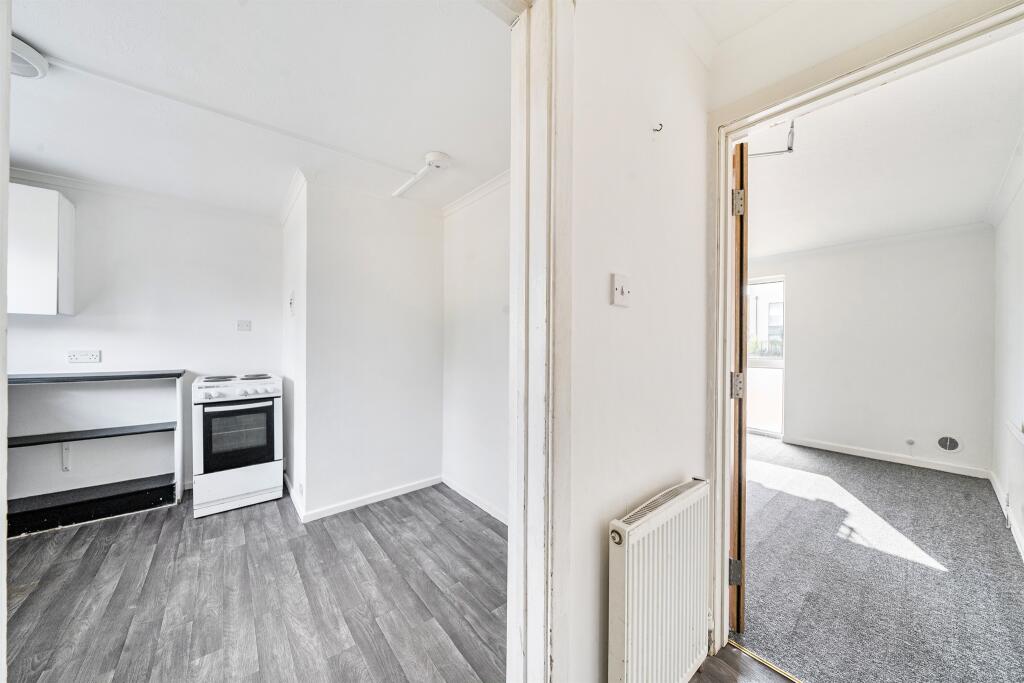Apartment in Maidenhead, North Town - More