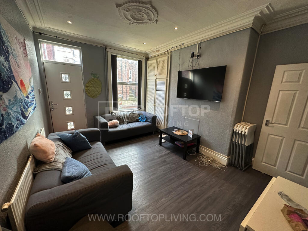 House in Leeds - View 5