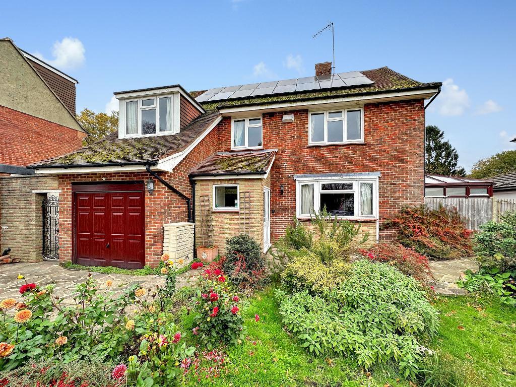 4-bed detached on Onslow Gardens, Sanderstead, CR2 9AB, £850,000
