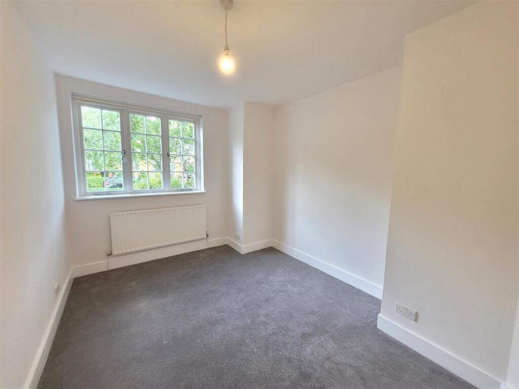 Apartment in London - More