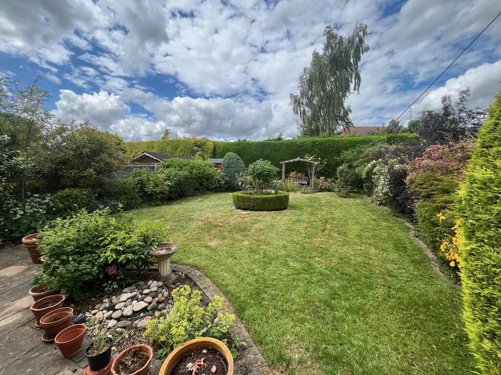 30, Aintree Drive, Spalding photo 3