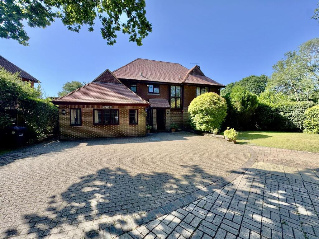 4-bed detached on Tylers Green, Cuckfield, RH17, £1,200,000