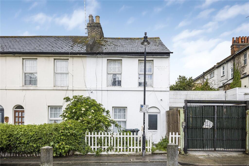 Main image of property: Waterloo Street, Gravesend, Kent, DA12