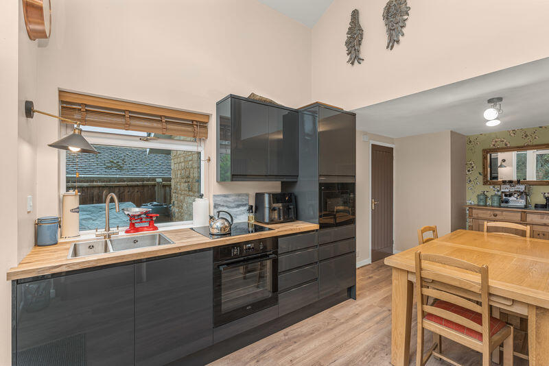 Rosings, 16 Richmond Street, Kings Sutton - Wonderful family home photo 4