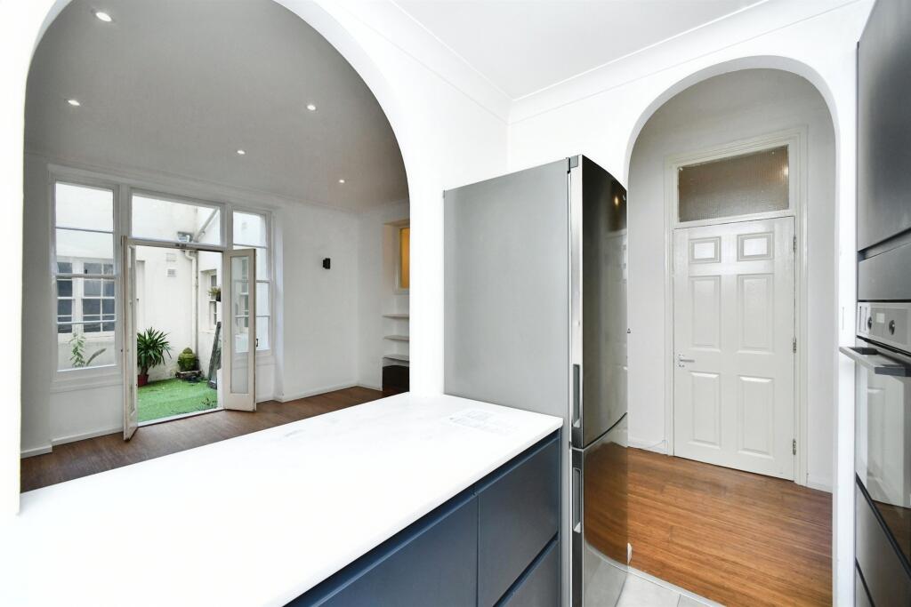 Apartment in Brighton - View 3