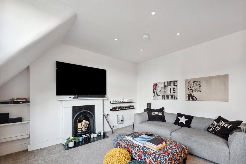 Apartment in London, Kensington - View 3