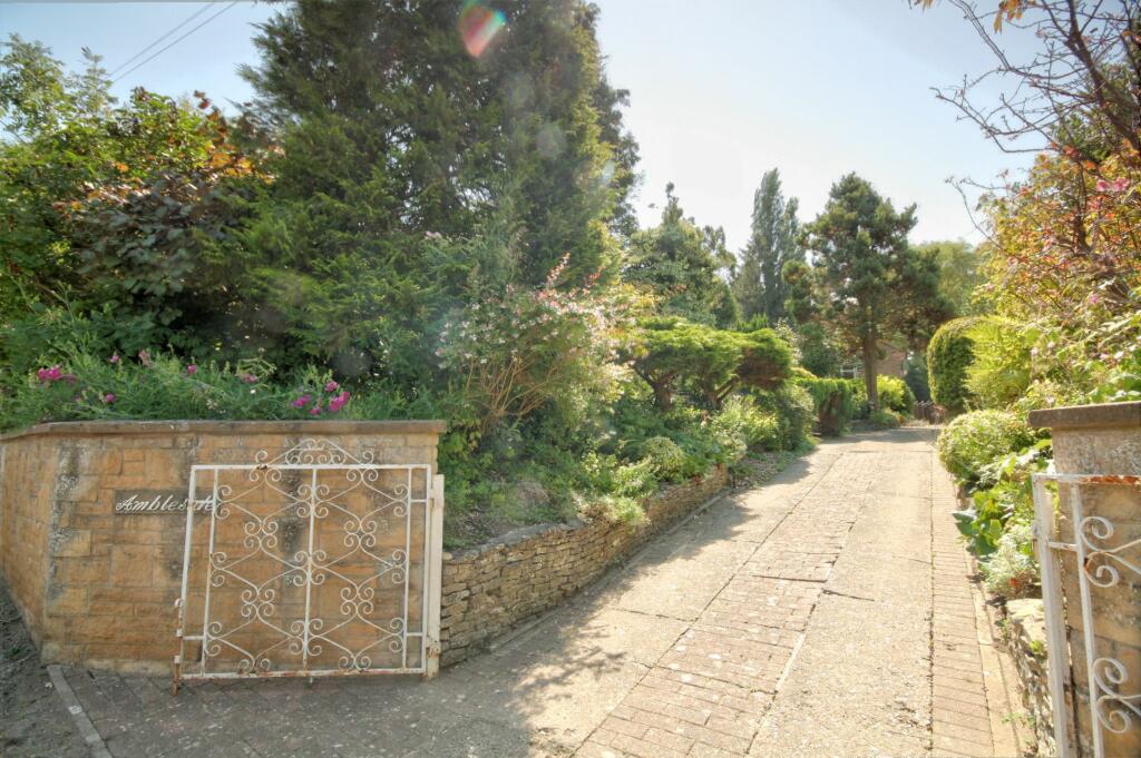 Main image of property: Oxford Road, Garsington, OX44