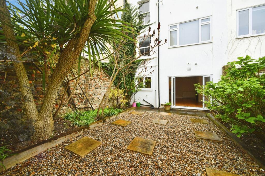 College Road, Brighton – další