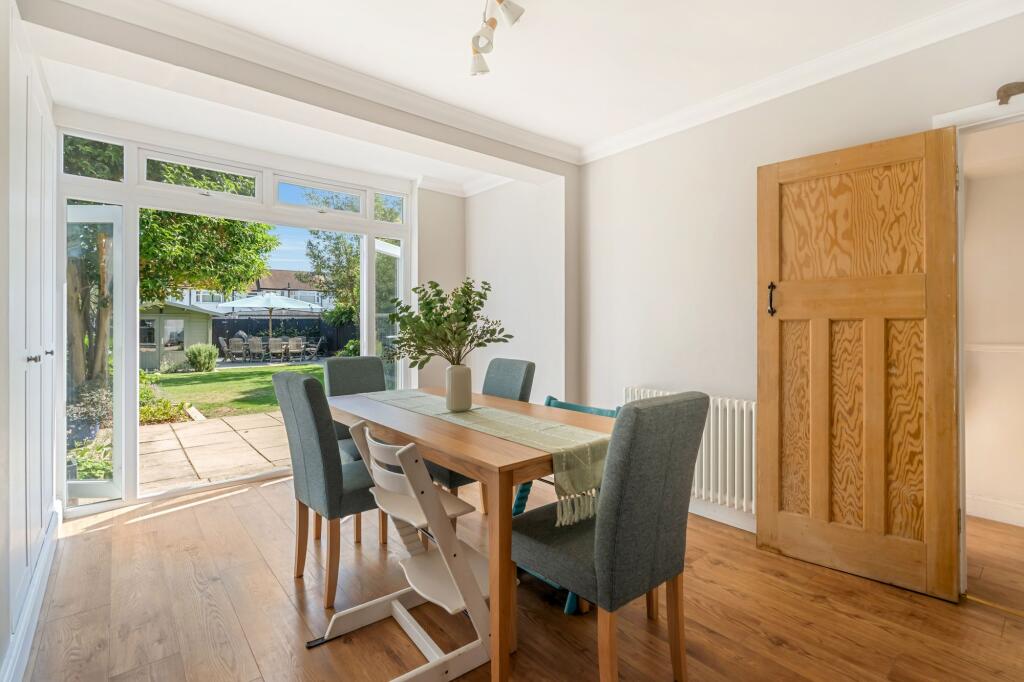 House in Sutton - View 5
