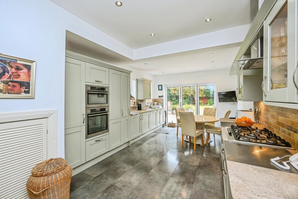 Sunningdale Drive, Blundellsands, Merseyside, L23 photo 3