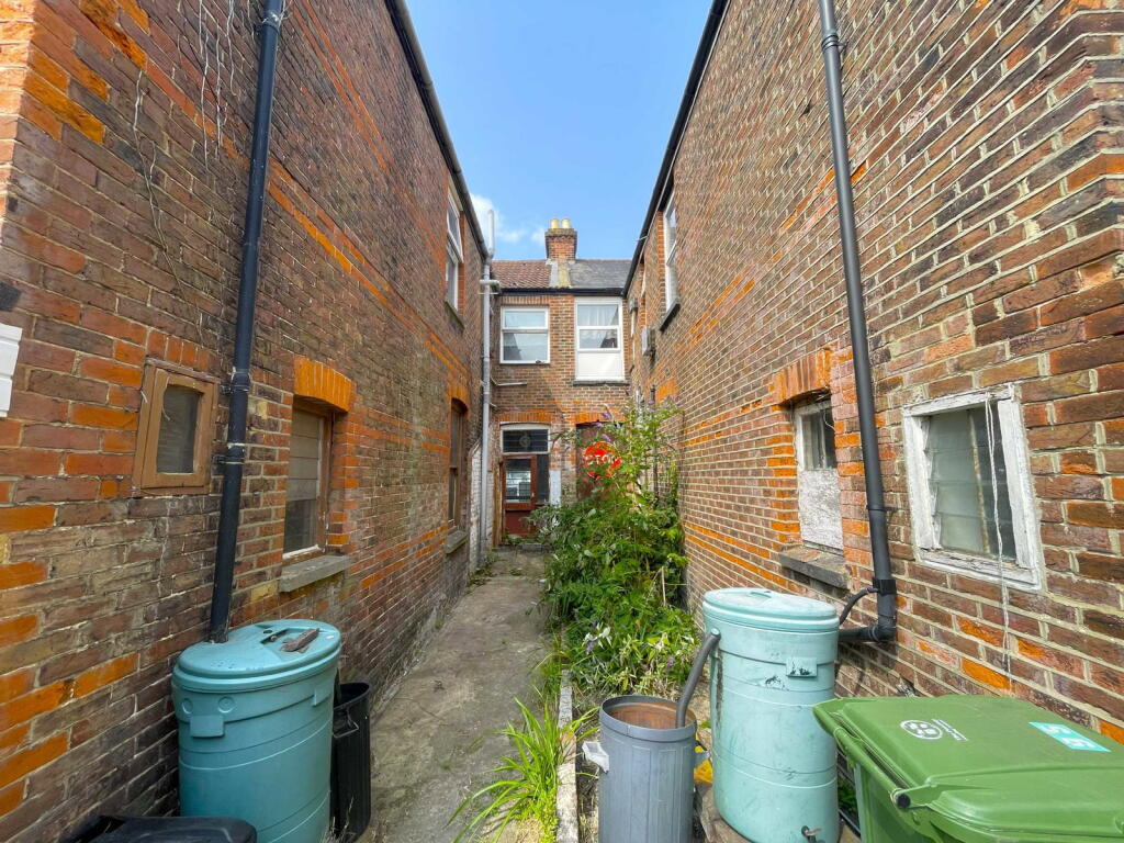 House in Southsea, Hampshire, Fratton - More