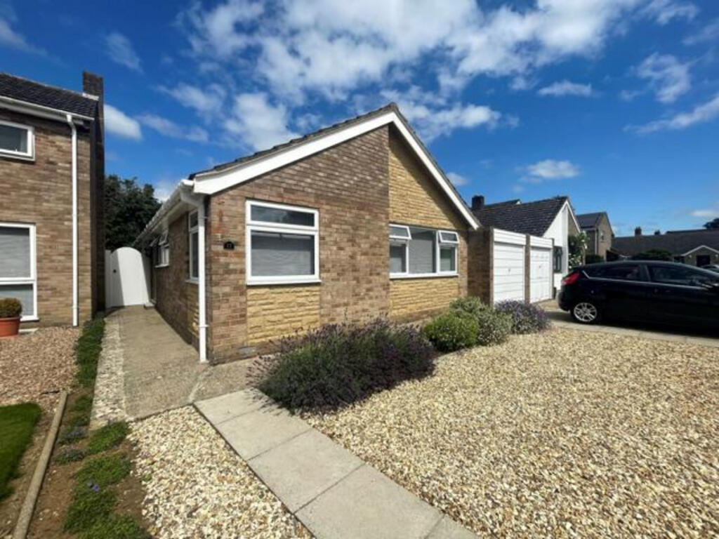 Main image of property: Freeborn Close, Kidlington, OX5