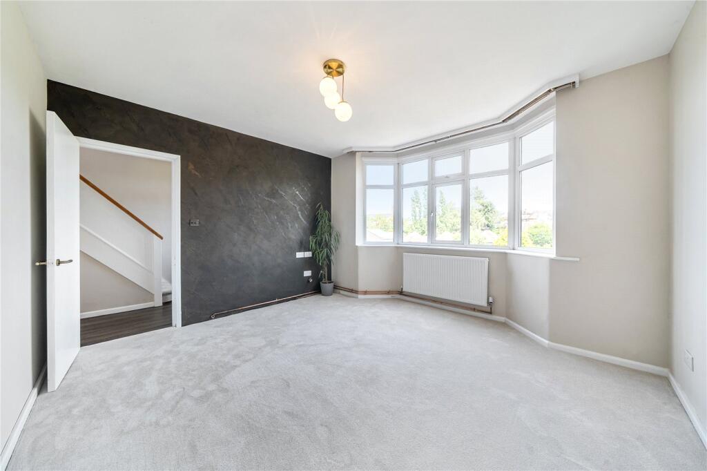 House in Gedling, Nottinghamshire - View 3