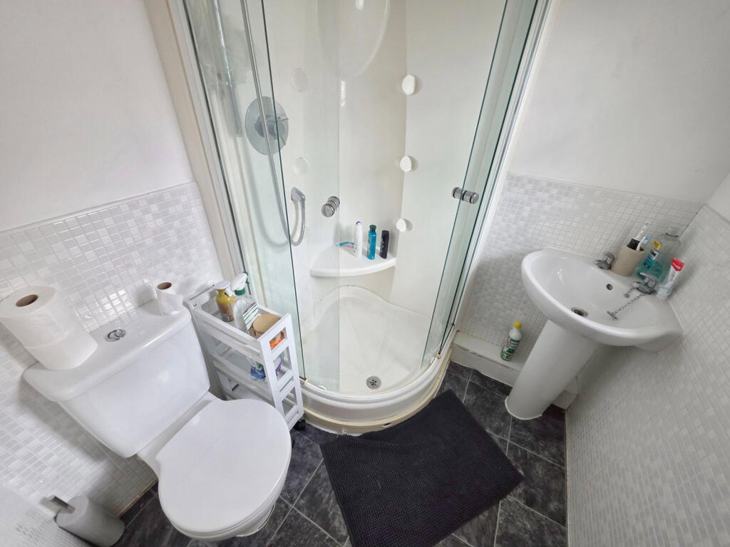 Apartment in Sheffield, Halfway - More