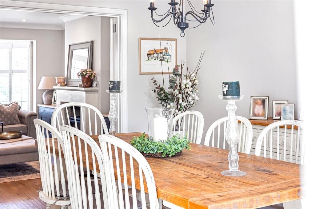 House in Wargrave, Hare Hatch - More