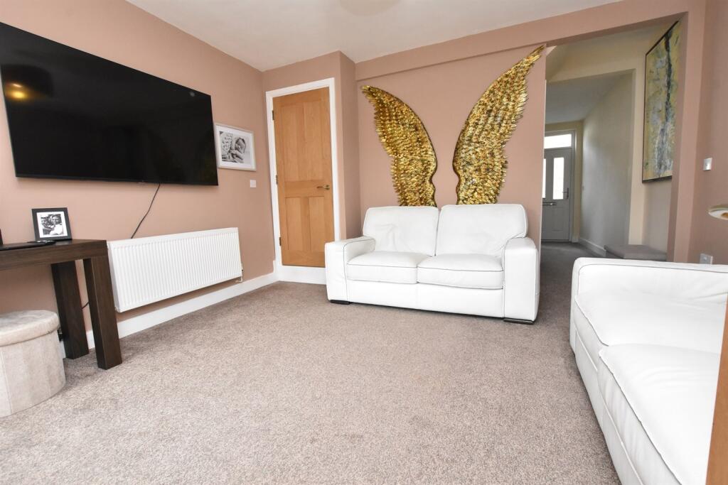 House in Swadlincote, Church Gresley - View 4
