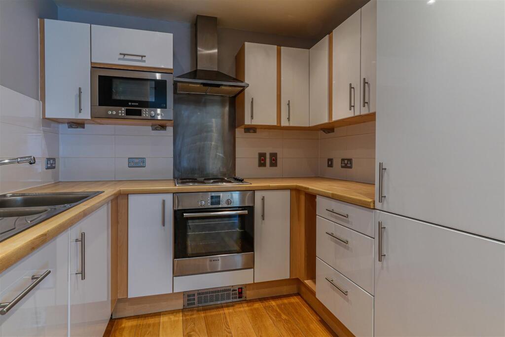 Apartment in Cardiff - View 2