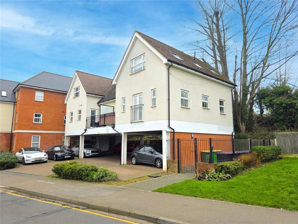 Main image of property: The Approach, Rayleigh, Essex, SS6