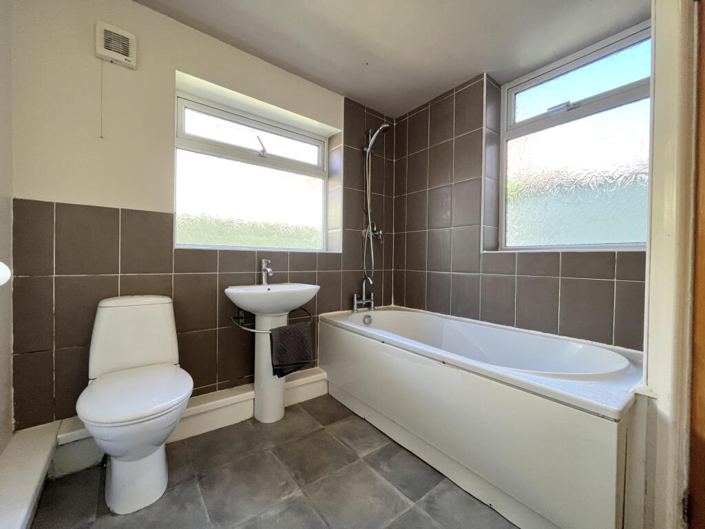 St. Christophers Road, Preston, PR1 - More