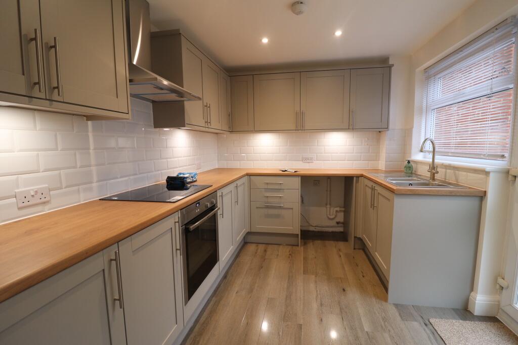 Main image of property: Long Lynderswood, Basildon
