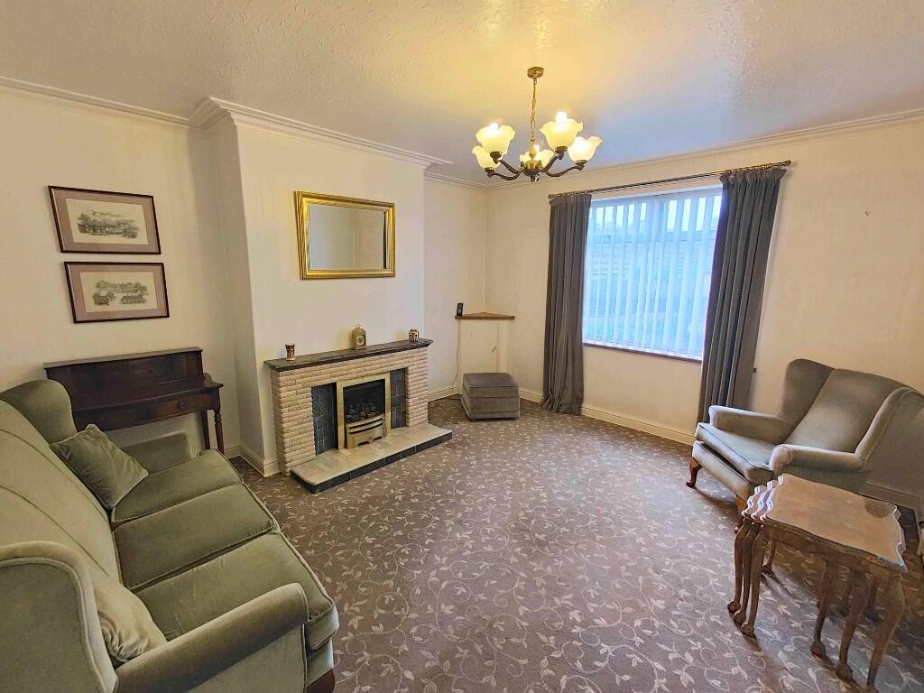 460 Bradford Road, Bailiff Bridge, HD6 4EA photo 3