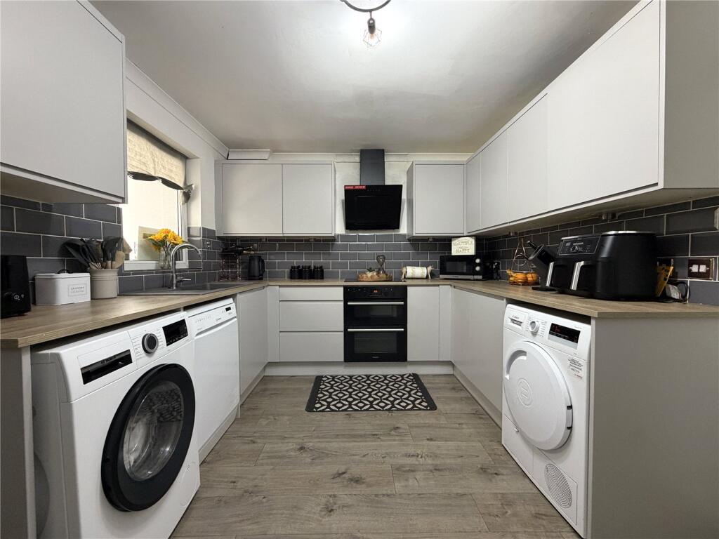 Brierwood Close, Royton, Oldham, OL2 photo 3