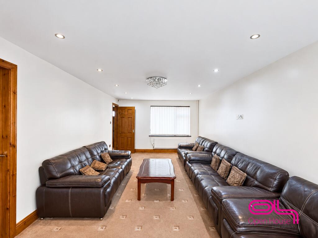 House in Bolton - View 4
