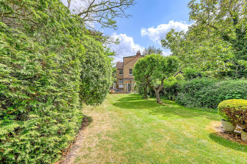 Epping Road, Roydon photo 2