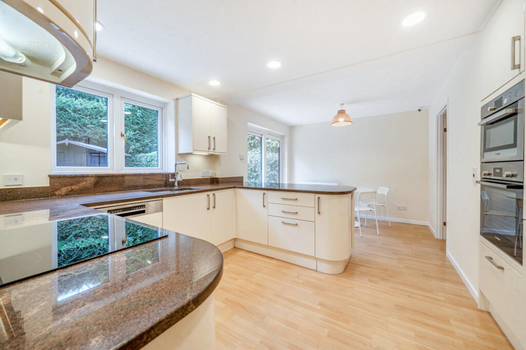 House in Slough, Sunninghill and Ascot - View 5
