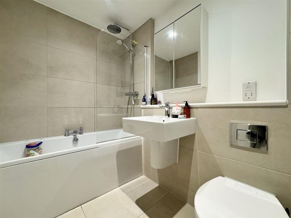 Apartment in Truro - View 5