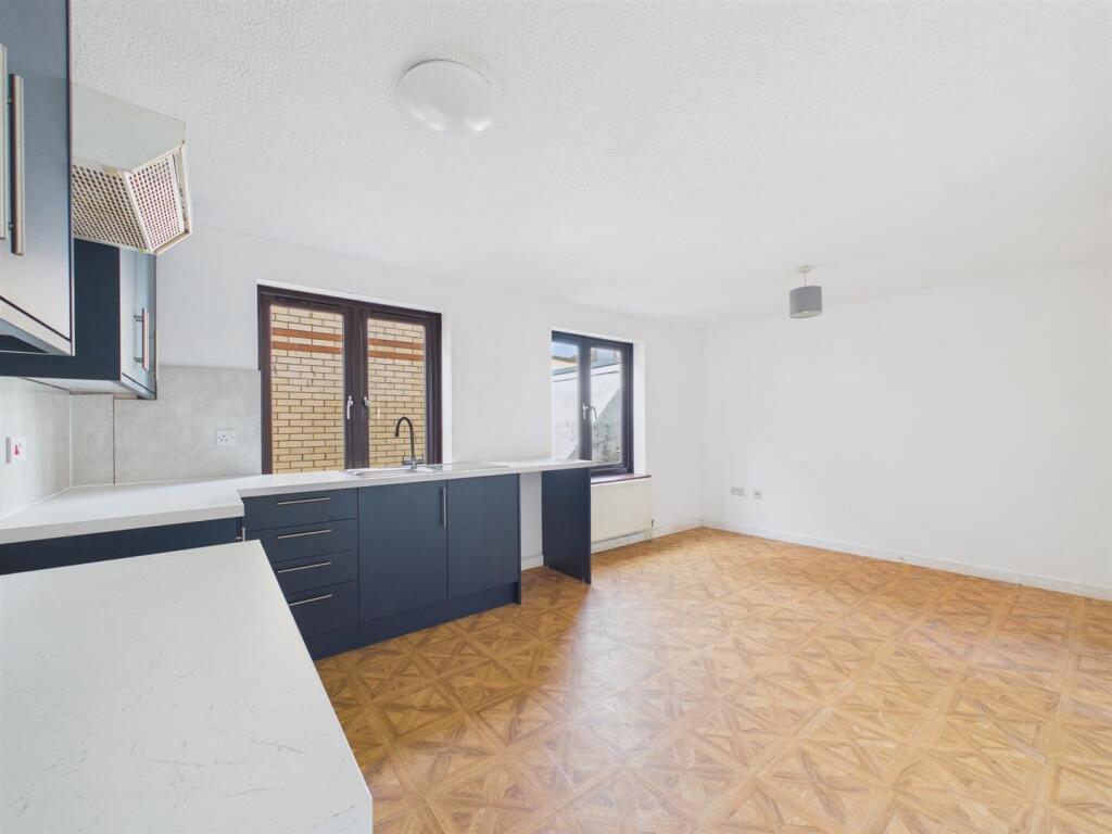 Apartment in Exeter - View 4