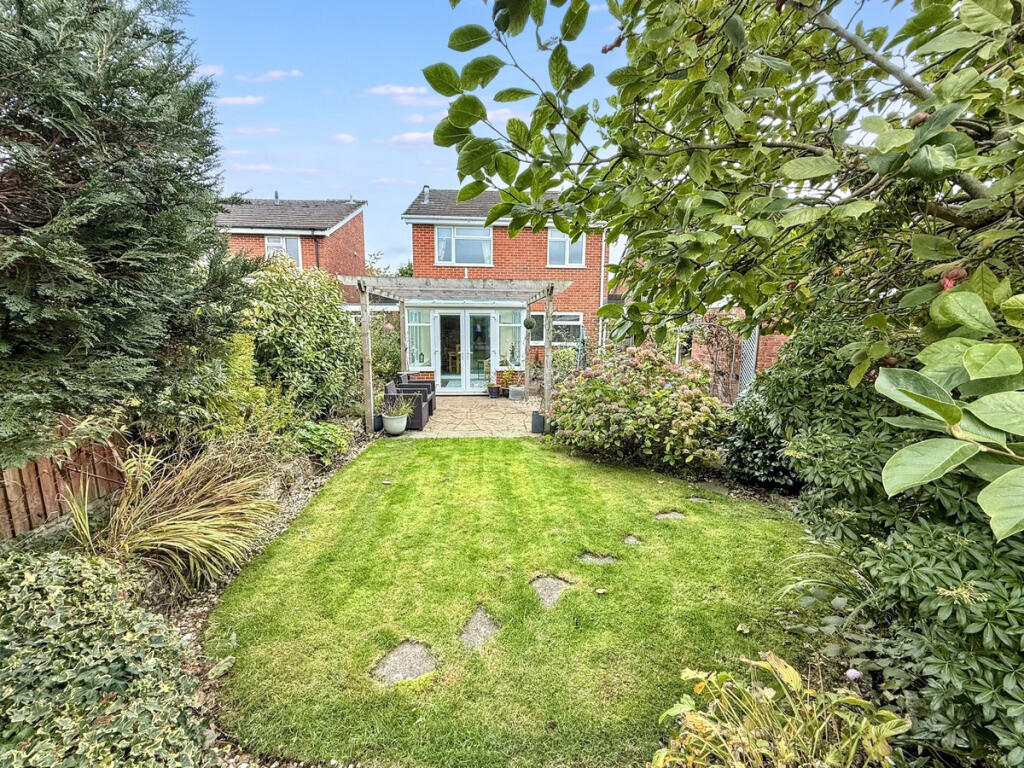 Hawthorn Close, Ashbourne, DE6 photo 2