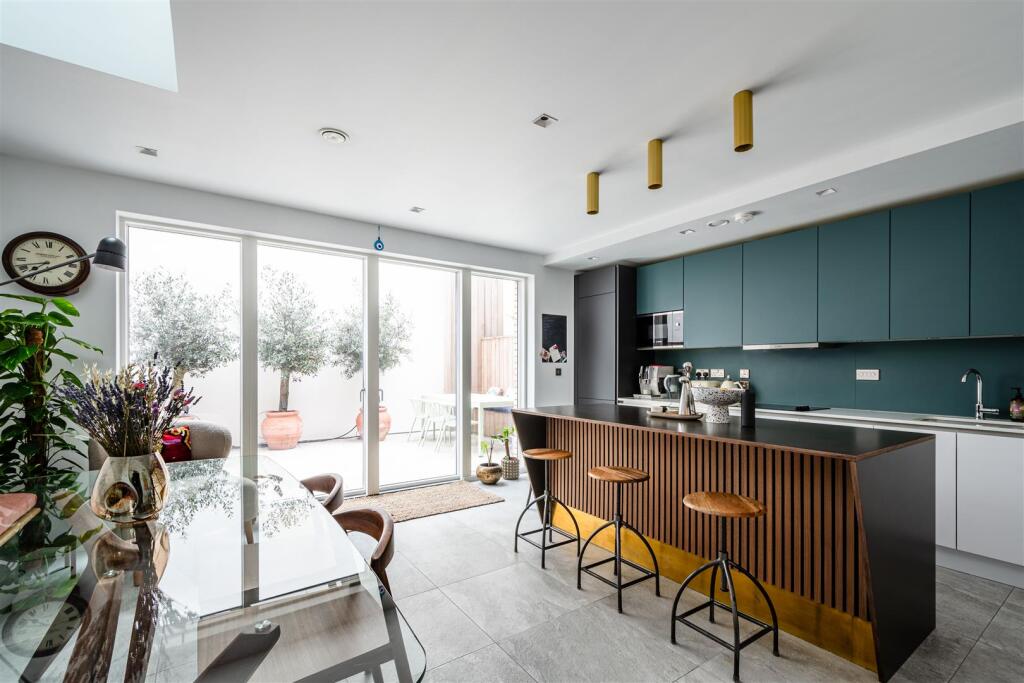 Main image of property: Forbes Lane, E20
