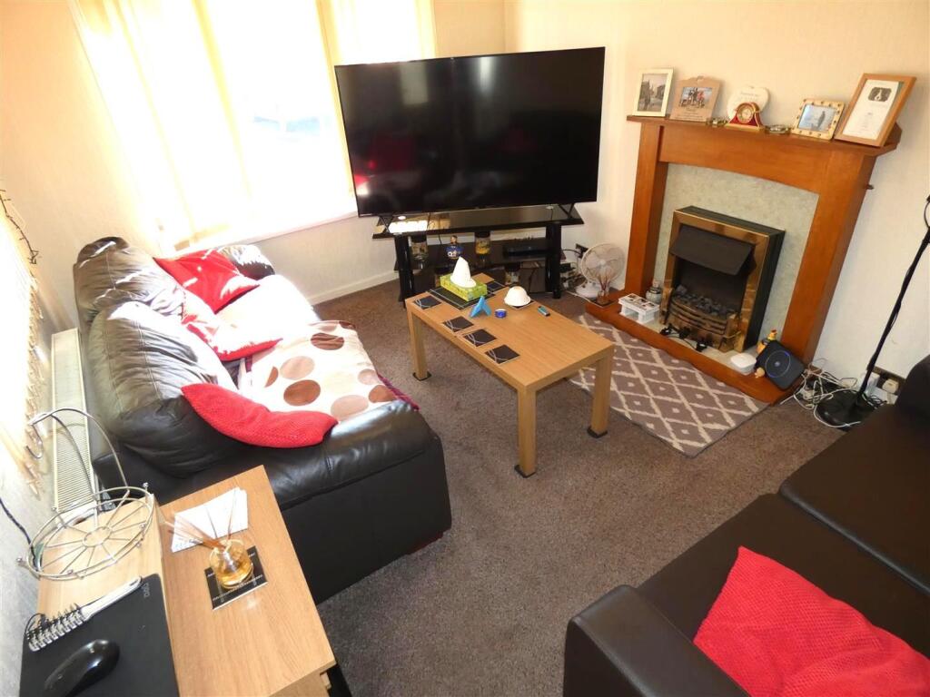 Ash Drive, Lamaleach Park, Freckleton, PR4 1DY photo 3