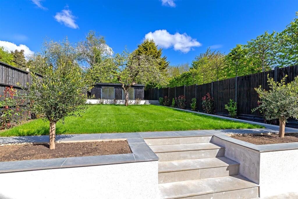 Additional image 36 of Batchwood Drive, St. Albans