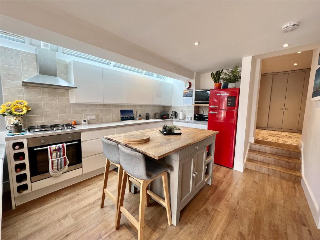 House in New Forest, Milford-on-Sea - View 3