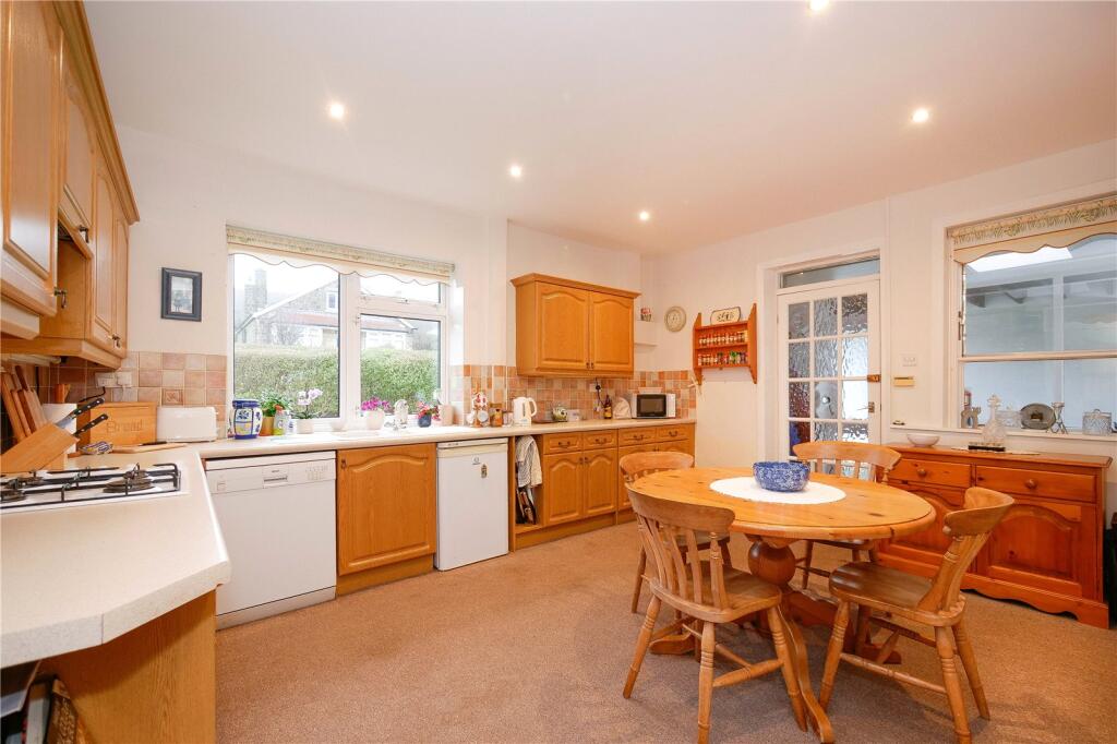 House in Bradford, Baildon - View 4