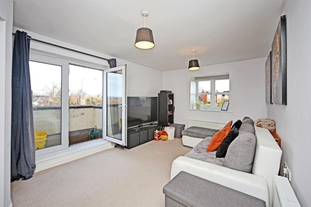 Addison Drive, Stratford-Upon-Avon photo 3
