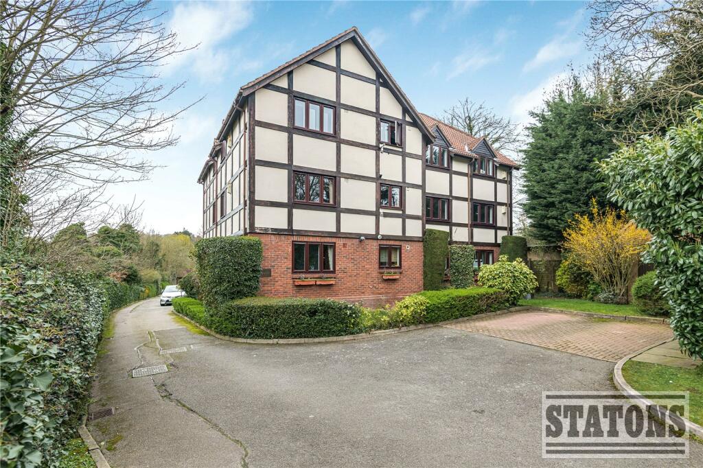 Main image of property: Crescent East, Hadley Wood, EN4