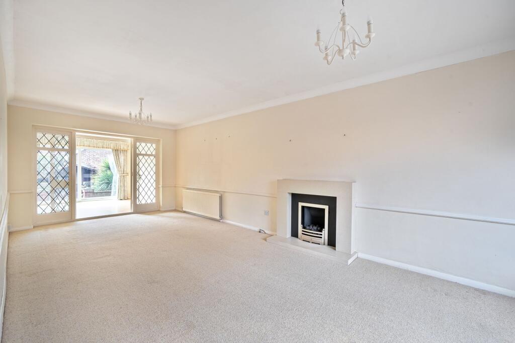 Bramley Way, Ashtead, KT21 photo 3