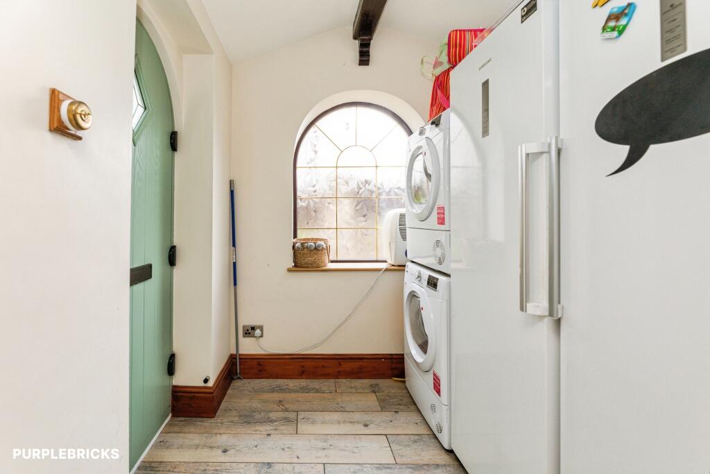 House in Barnsley, Wortley - More