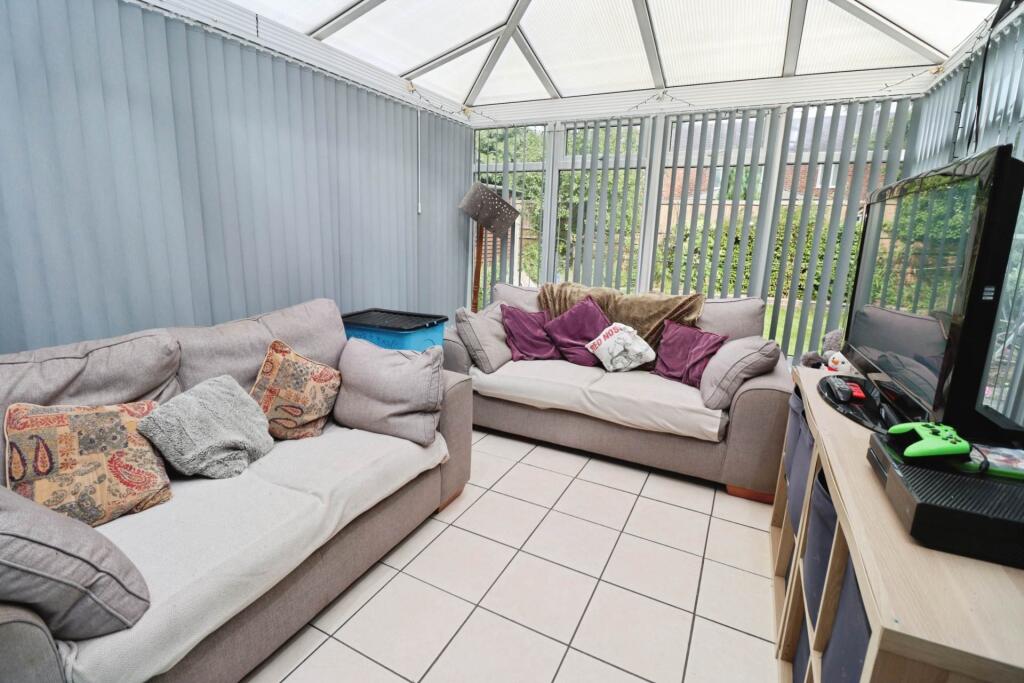 Cedar Avenue, Bebington photo 4