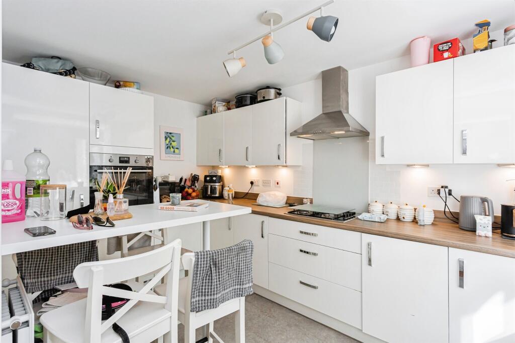 Hamfield Drive, Hassocks photo 3