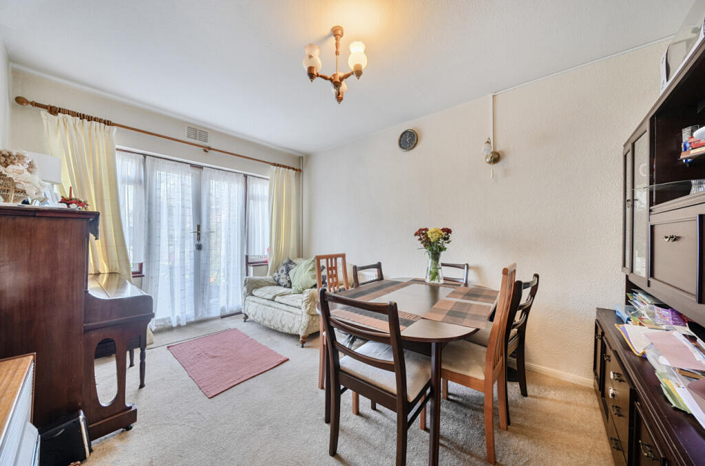 House in London, Mitcham - View 4