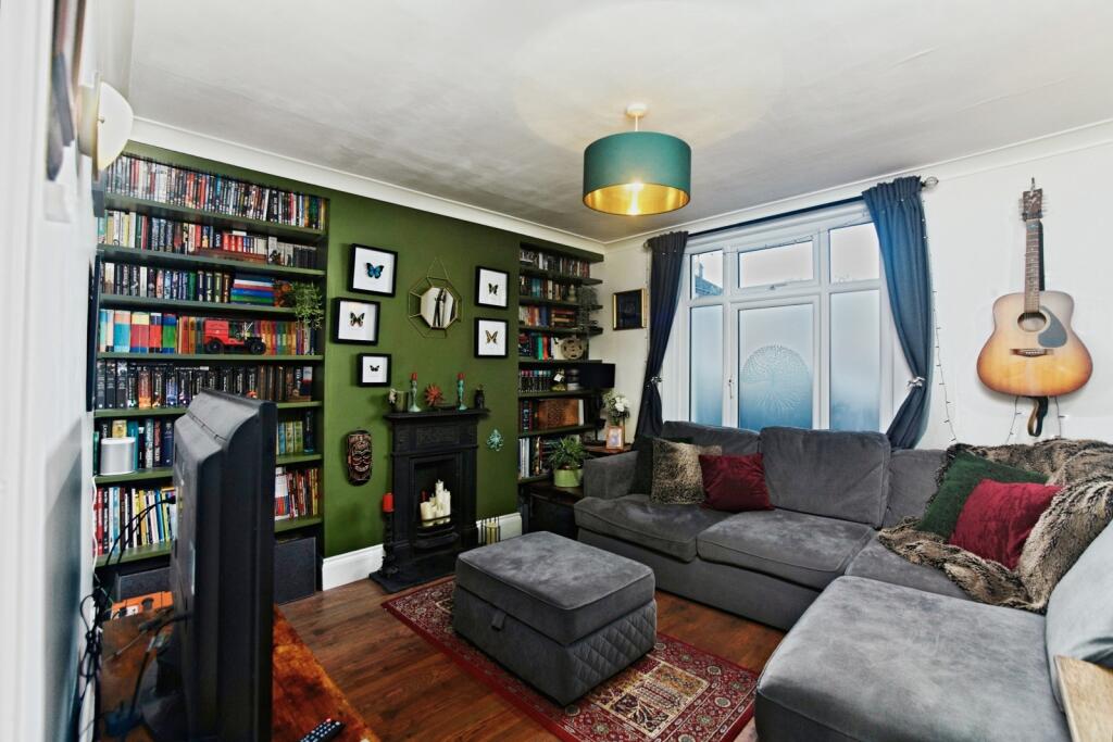 House in London, Waddon - View 5