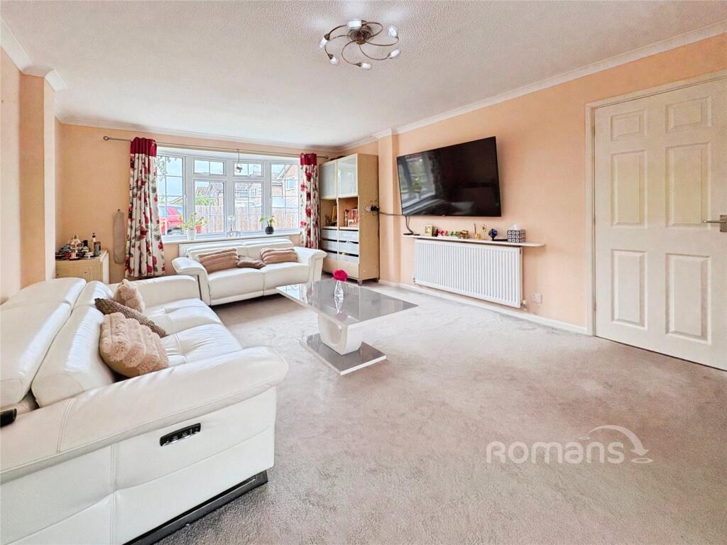 House in Reading, Lower Earley, Earley - View 4