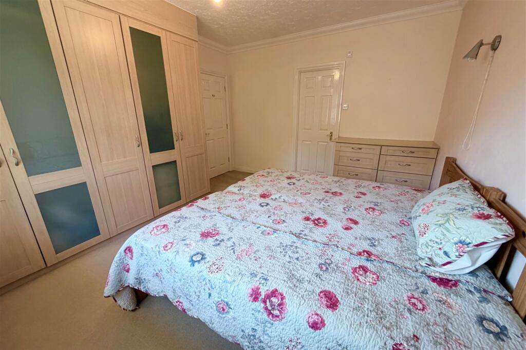 Apartment in Southampton - More